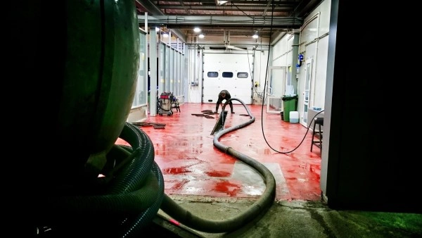 виклик асенізатора для автомийки Гора